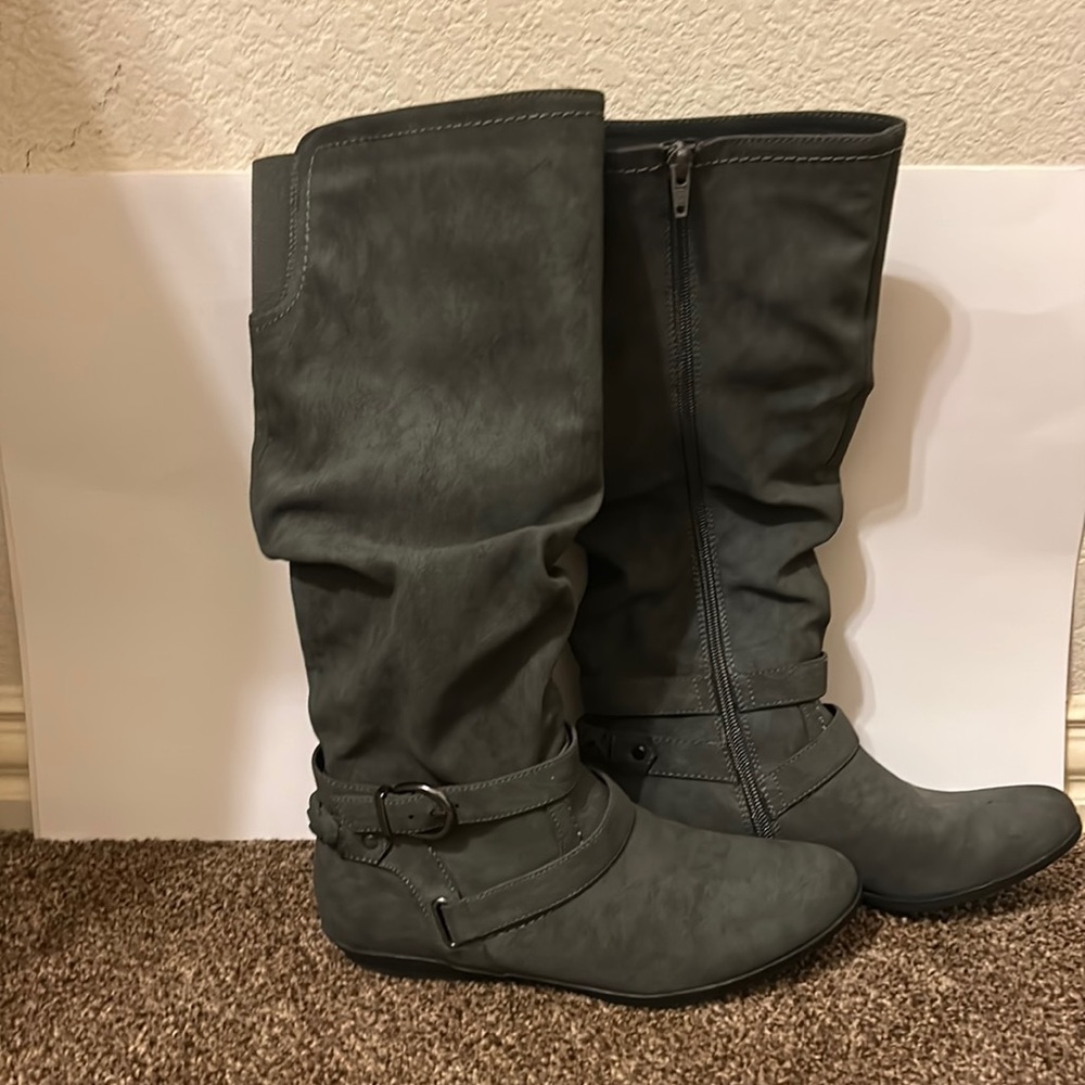 Gray Suede White Mountain Boots